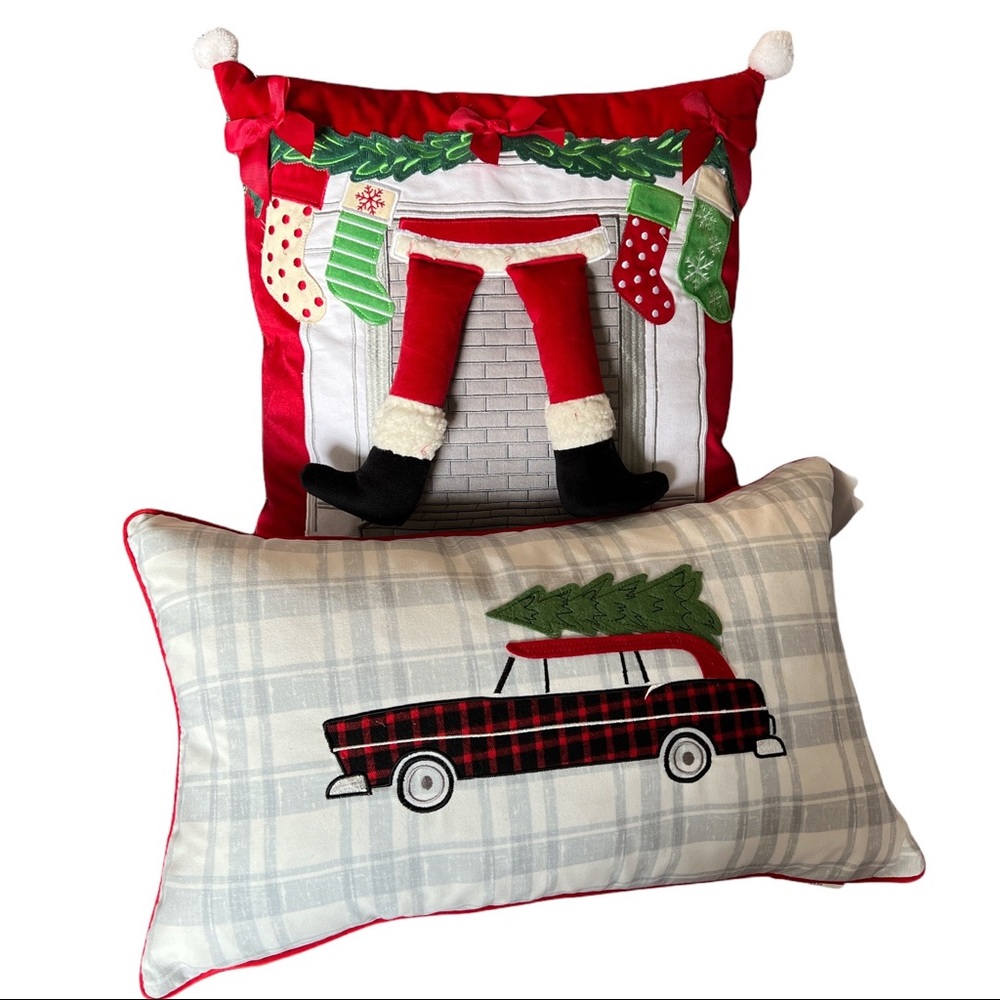 2 NWT CHRISTMAS DECORATIVE PILLOWS